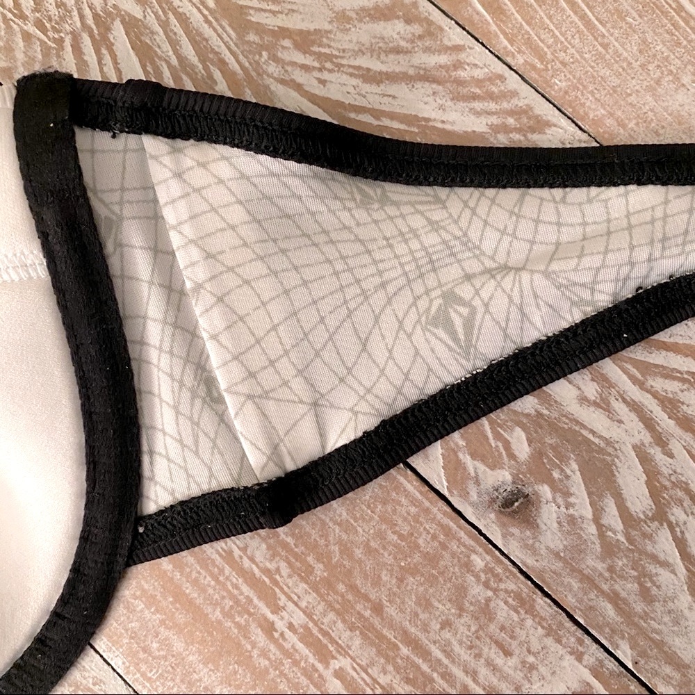 🏄♀️Volcom Simply Solid Ribbed Bikini Top🏄♀️NWT - Picture 6 of 8